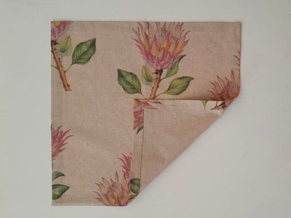 King Protea Serviettes