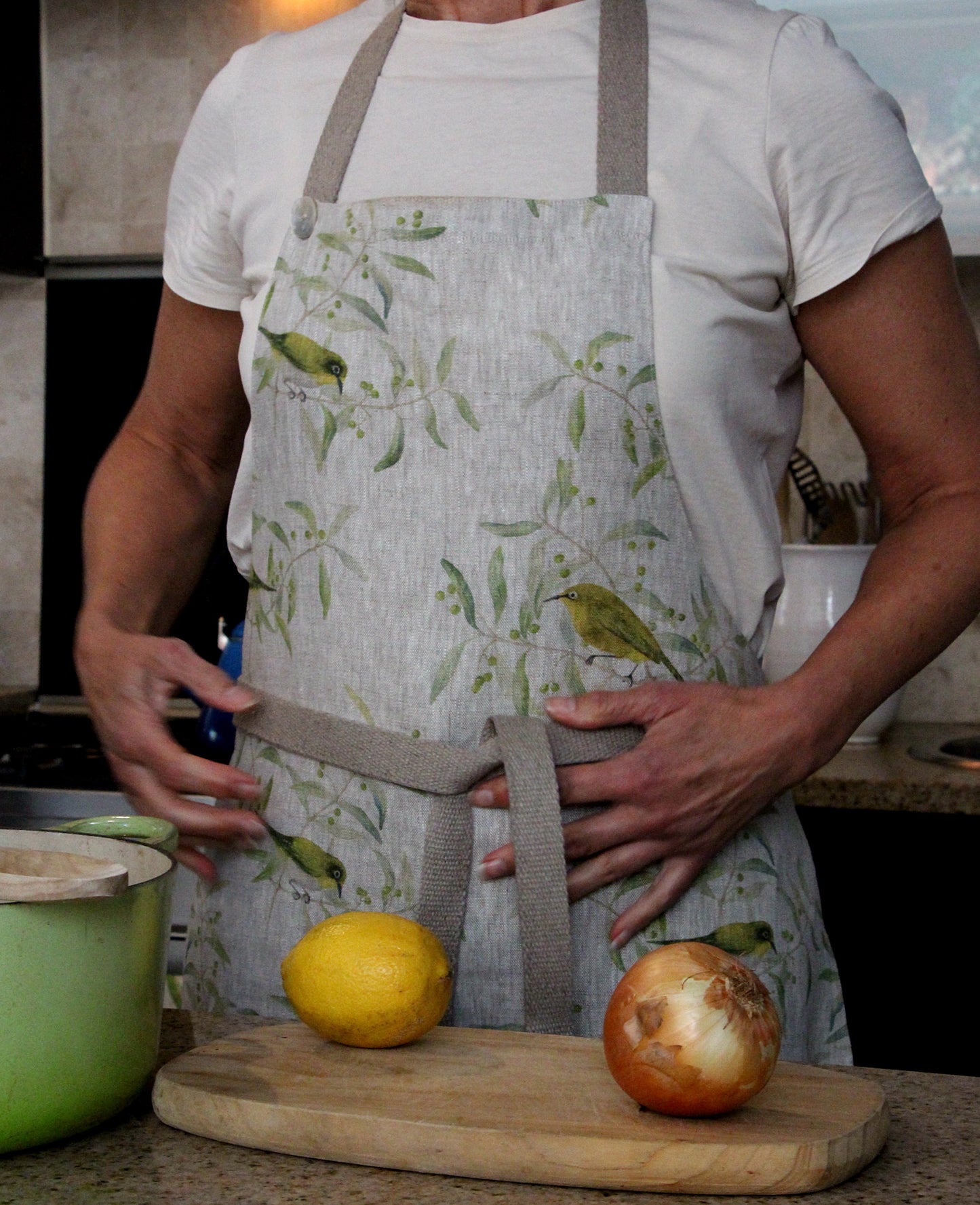 Cape White Eye Apron