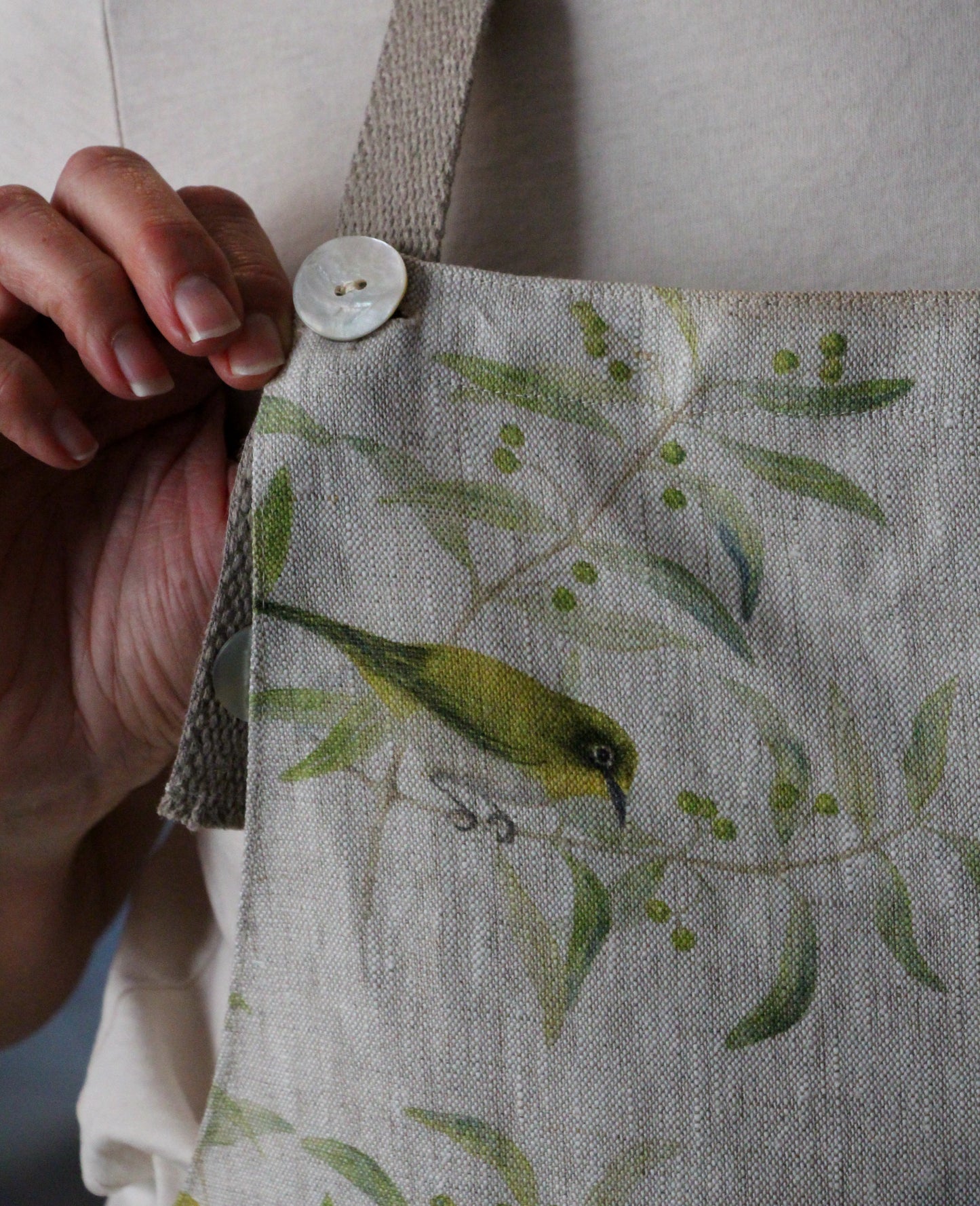 Cape White Eye Apron